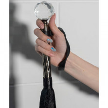 Fetish Dreams Флоггер черный , рукоятка с кристаллом, длинные хлысты