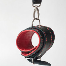 Fetish Dreams Оковы на руки с красным подкладом